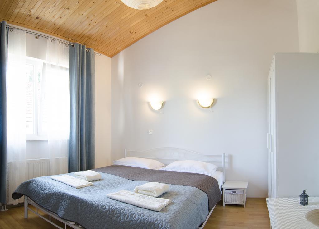 Aura Guesthouse Любляна Экстерьер фото