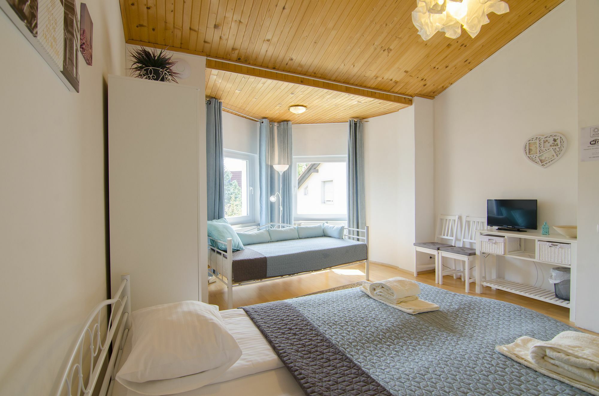 Aura Guesthouse Любляна Экстерьер фото