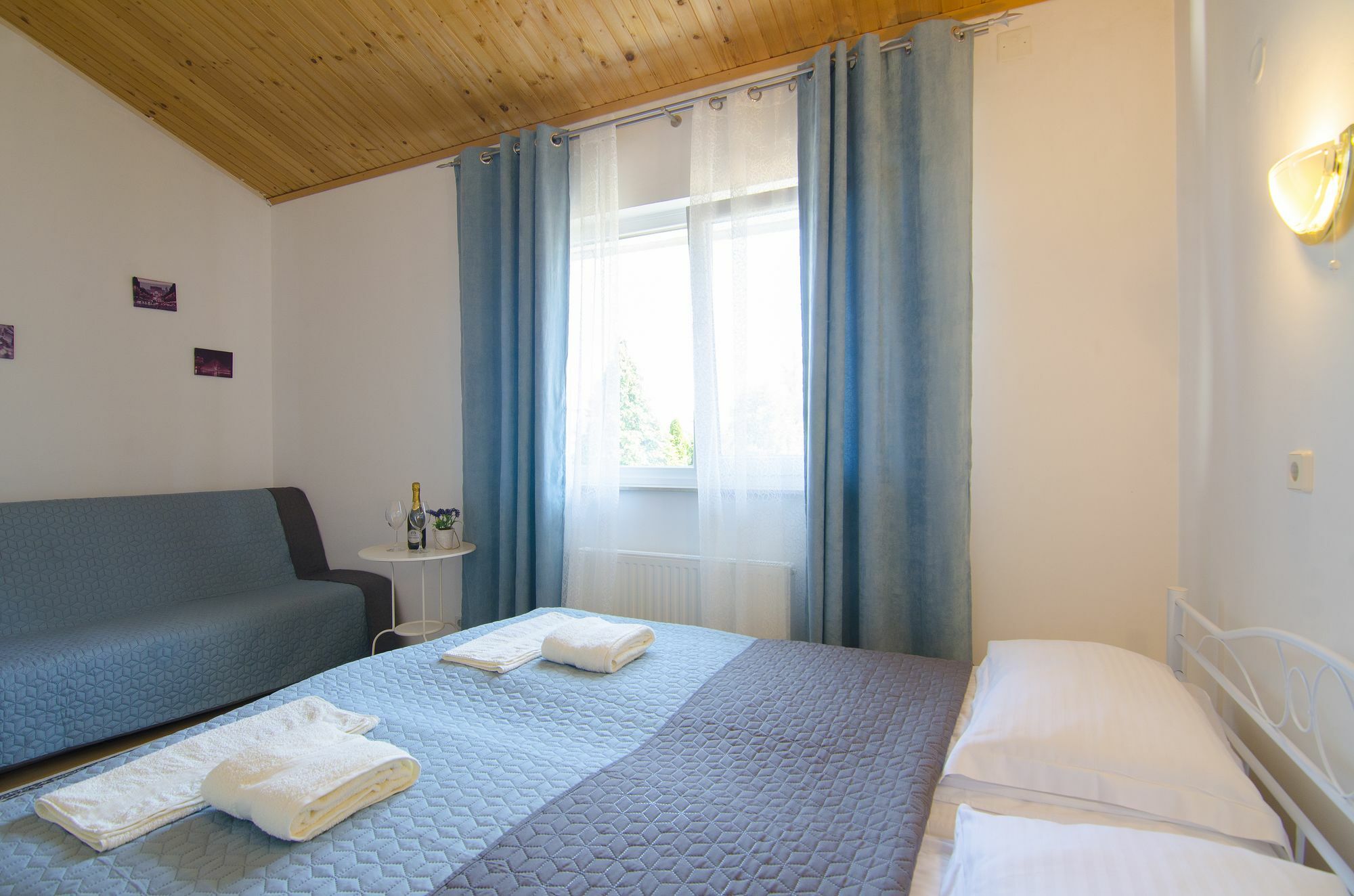 Aura Guesthouse Любляна Экстерьер фото