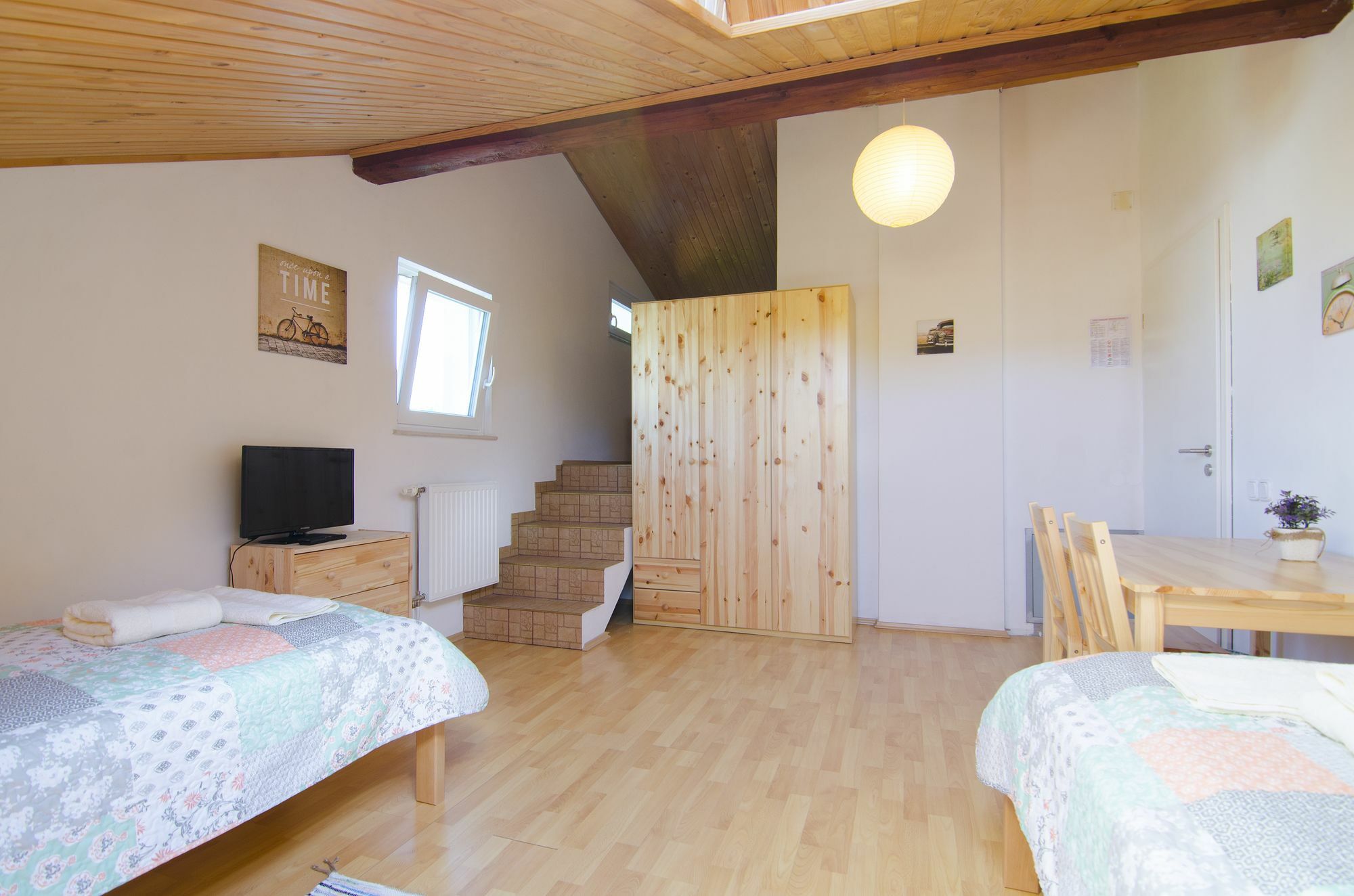 Aura Guesthouse Любляна Экстерьер фото